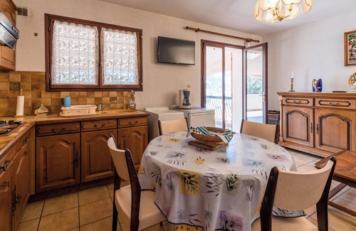 Banyuls-sur-Mer Apartment | Homerez - Apartment in Banyuls-sur-Mer