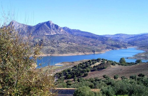 Zahara de la Sierra House | Homerez - Beautiful house for 4 ppl. with shared pool at Zahara de la Sierra