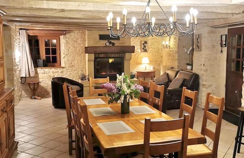 Prats-de-Carlux House | Homerez - Big house for 10 ppl. with garden and terrace at Prats-de-Carlux