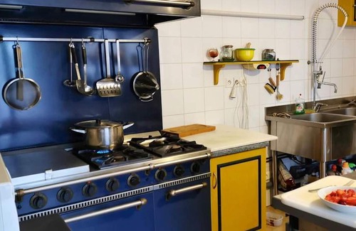 Prats-de-Carlux House | Homerez - Big house for 10 ppl. with garden and terrace at Prats-de-Carlux