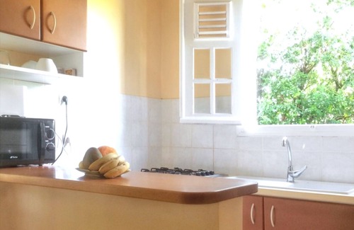 Trois-Rivieres House | Homerez - Bungalow Trois-Rivières, Pool