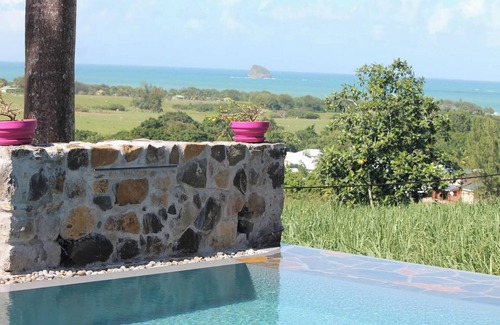 Sainte-Rose House | Homerez - Bungalow in Sainte Rose