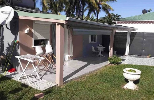 Morne Rouge House | Homerez - Bungalow Sainte-Rose