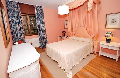 O Grove Ski Chalet | Homerez - Chalet in San Vicente del Grove