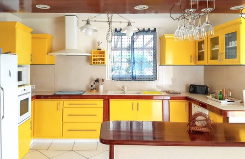 Petit-Bourg House | Homerez - Charming House with Garden in Petit-Bourg