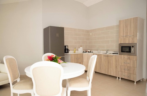 Sainte-Anne House | Homerez - Charming House in Sainte-Anne with Spa