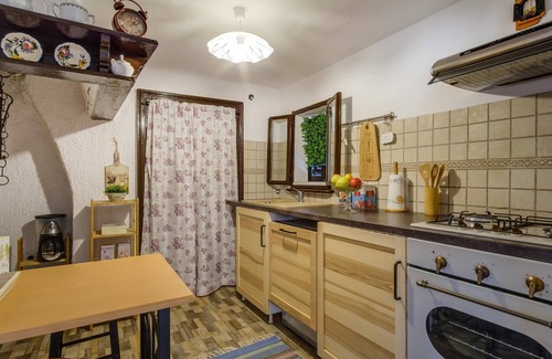 Martinscica House | Homerez - Charming House in Martinšćica + Garden