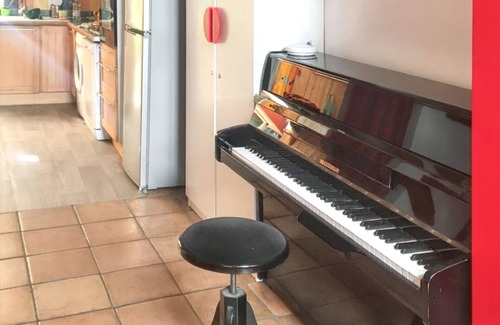 Avignon City Centre House | Homerez - Charming house near Avignon with terrace