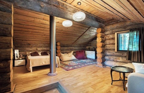 Le Thoronet Ski Chalet | Homerez - Charming lakeside chalet with spa and sauna