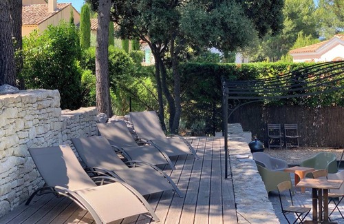 Pont Royal Villa | Homerez - Charming Villa in Mallemort with Private Pool and Garden