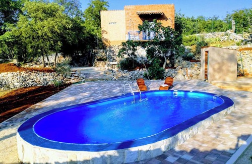 Cres Villa | Homerez - Charming Villa in Filozići with Private Pool