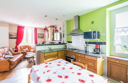 Rostrenen House | Homerez - Comfortable house in Rostrenen with garden and fireplace