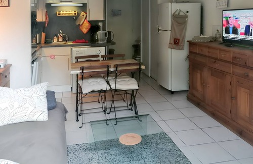 Saint-Mamet Apartment | Homerez - Cosy Apartment in Saint-Mamet - 36 m² - Mountain View