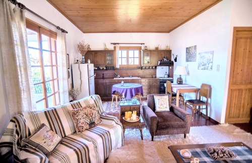 Manna House | Homerez - Cozy House in Manna with Mountain View