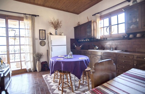 Manna House | Homerez - Cozy House in Manna with Mountain View