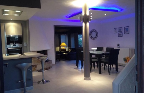 Le Cannet Villa | Homerez - Elegant Villa with Private Pool in Le Cannet