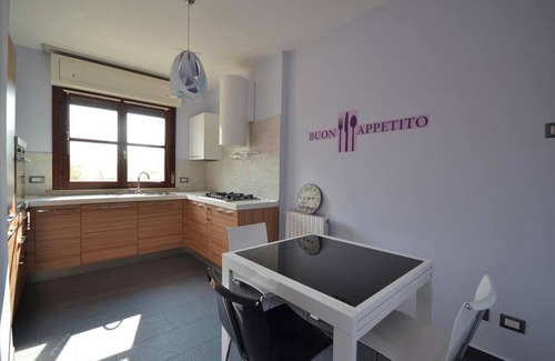 Vercelli Apartment | Homerez - Flat in Vercelli with balcony.
