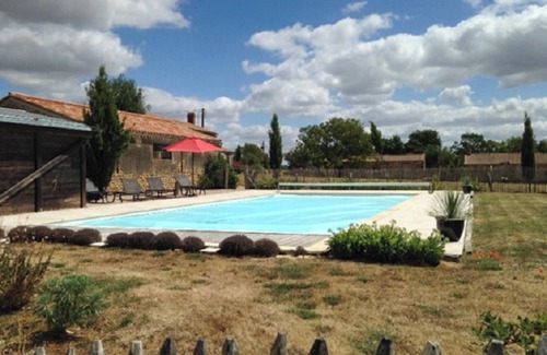 Saint-Cyr-en-Talmondais Villa | Homerez - Villa in Saint-Cyr-en-Talmondais