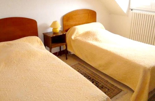 Chateaulin House | Homerez - House 12 km away from the beach for 4 ppl. with terrace at Chateaulin