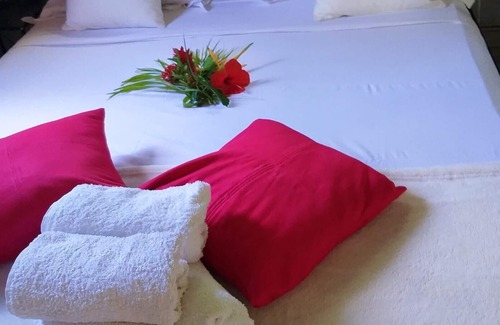 Petit-Canal House | Homerez - House for 4 ppl. with shared pool, garden and terrace at Petit-Canal