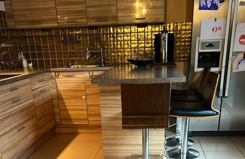 Fretoy-le-Chateau House | Homerez - House for 7 ppl. with jacuzzi, garden and terrace at Frétoy-le-Château