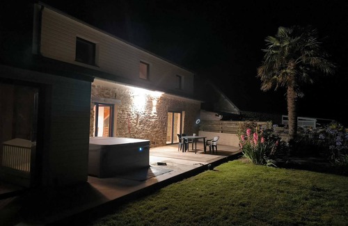 Quemeneven House | Homerez - House in Saint-Ségal