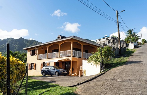 Trois-Rivieres House | Homerez - House sea and mountain view, Trois-Rivières