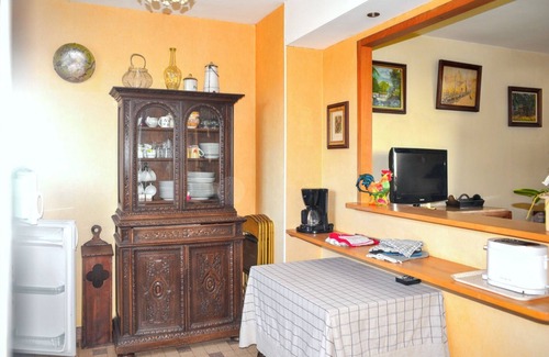 Itteville House | Homerez - House with garden in Itteville and garden views