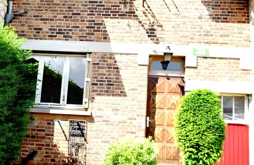 Itteville House | Homerez - House with garden in Itteville and garden views