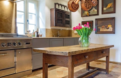 Cahors Villa | Homerez - Luxurious Villa in Cahors with Private Pool