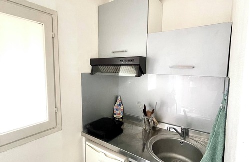 Le Perreux-sur-Marne Apartment | Homerez - Modern Studio Le Perreux-sur-Marne 17m²