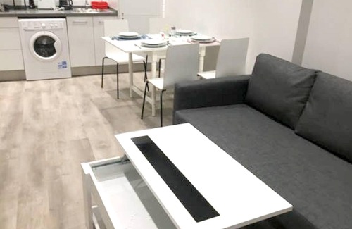 Leon City Centre Apartment | Homerez - Nice appartement for 4 ppl. at León