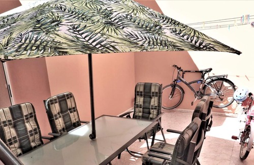 Playa de Arinaga House | Homerez - Nice house for 6 ppl. with balcony at Arinaga