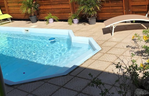 Dubedou Villa | Homerez - Nice villa for 8 ppl. with swimming-pool and garden at Saint François