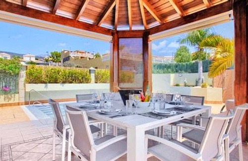 Santiago del Teide Ski Chalet | Homerez - Spacious chalet 1 km away from the beach for 8 ppl. with swimming-pool