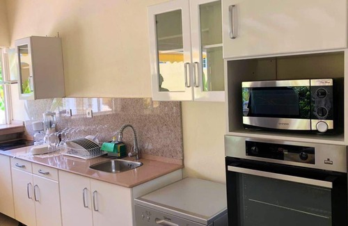 Capesterre-Belle-Eau Villa | Homerez - Villa for 6 ppl. with swimming-pool and garden at Capesterre-Belle-Eau