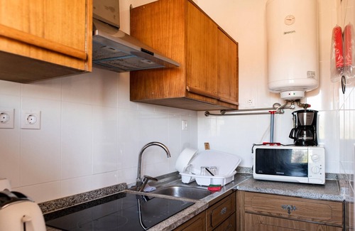 Castelo de Paiva Villa | Homerez - Villa for 13 ppl. with swimming-pool, terrace and balcony at Fornos