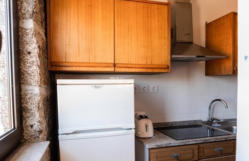 Castelo de Paiva Villa | Homerez - Villa for 13 ppl. with swimming-pool, terrace and balcony at Fornos