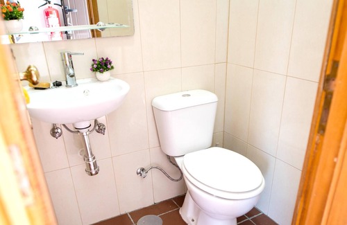 Castelo de Paiva Villa | Homerez - Villa for 13 ppl. with swimming-pool, terrace and balcony at Fornos