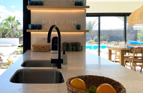 Lajares Villa | Homerez - Villa in Lajares w/private pool