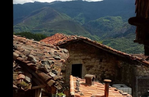 Quiros House | Homerez - Welcoming House in Bermiego with All Comforts
