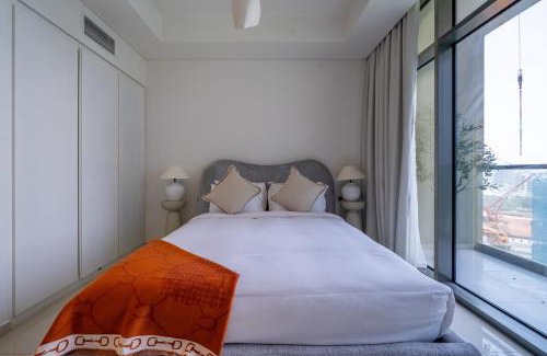 Sheikh Zayed Road Apartment | Homes Beyond l Studio Chic City Escape Aykon City Tower C