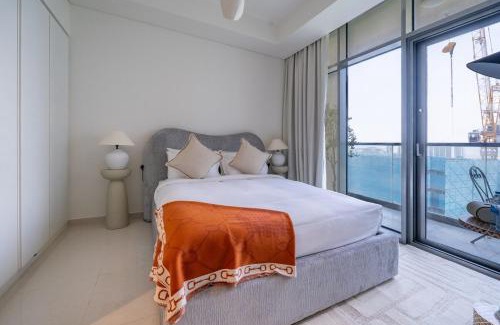 Sheikh Zayed Road Apartment | Homes Beyond l Studio Chic City Escape Aykon City Tower C