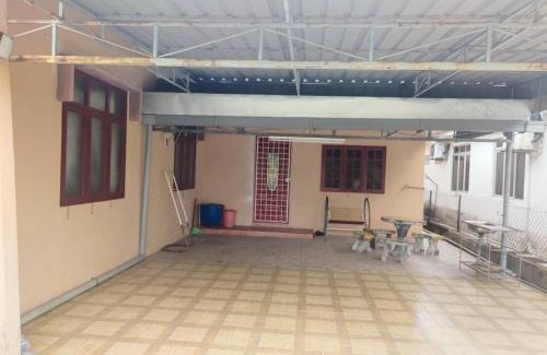 Kampung Padang Luas House | Homestay Che Mas