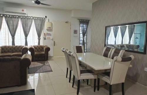 Kluang House | Homestay DTepian Bayu Bandar Seri Impian Kluang