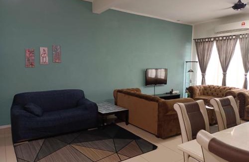 Kluang House | Homestay DTepian Bayu Bandar Seri Impian Kluang