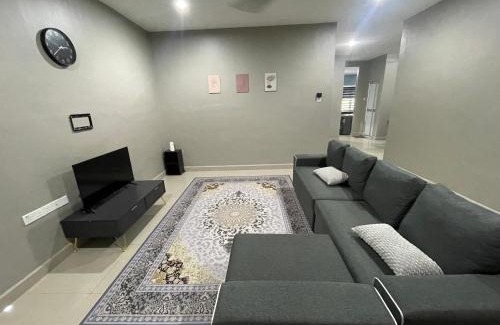 Pekan House | Homestay Farish Pantai Lagenda