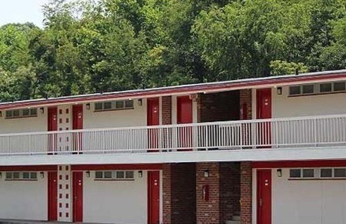 Spottswood Hotel | Hometown Inn Staunton