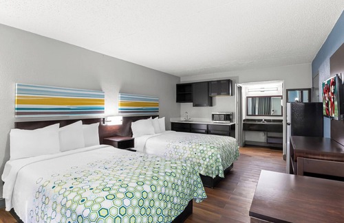 Sandston Hotel | HomeTowne Studios by Red Roof Richmond - Airport/Sandston