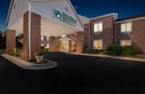 Okemos Hotel | HomeTowne Studios by Red Roof East Lansing - Okemos